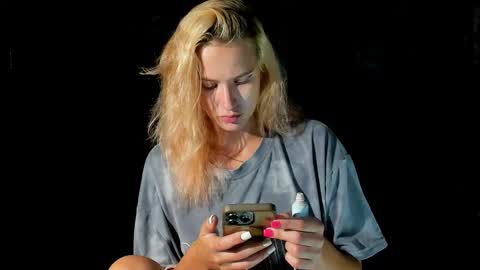 Snapshot of emmyfoxx_ chatting on October 2025 05:33:02 PM Emmy online show from October 2025 05:33:02 PM