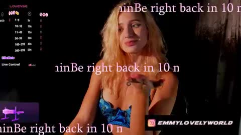 Snapshot of emmyfoxx_ chatting on October 2025 11:17:02 PM Emmy online show from October 2025 11:17:02 PM