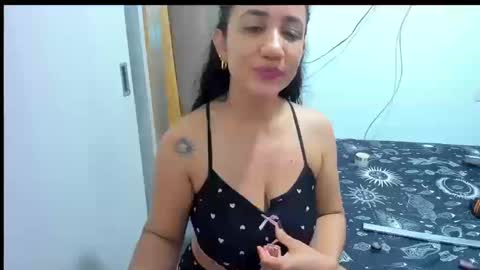 emperatriztapia online show from October 2025 12:00:01 AM