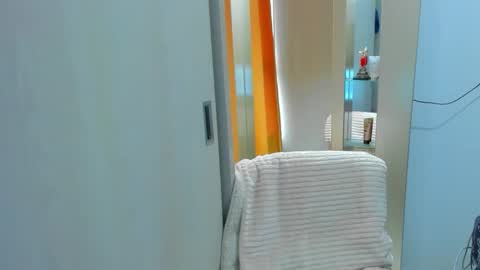 emperatriztapia online show from March 2026 09:16:02 PM