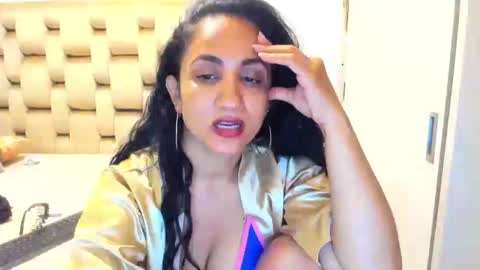 Snapshot of emperatriztapia chatting on May 2026 01:03:02 AM emperatriztapia online show from May 2026 01:03:02 AM