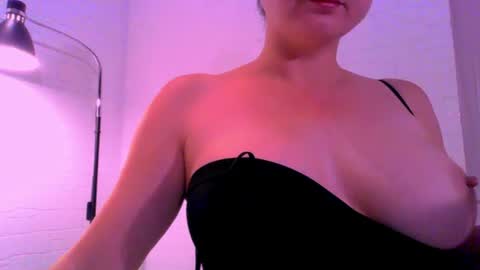 Snapshot of empierce chatting on July 2026 02:43:01 AM M online show from July 2026 02:43:01 AM