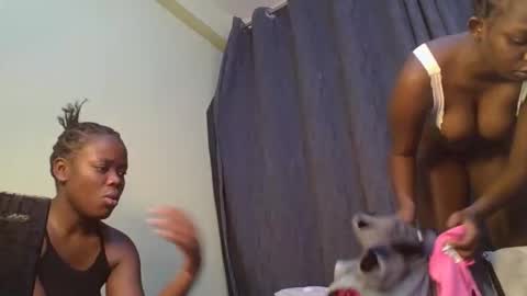 Snapshot of empress_emma chatting on April 2026 09:04:01 AM empress_emma online show from April 2026 09:04:01 AM