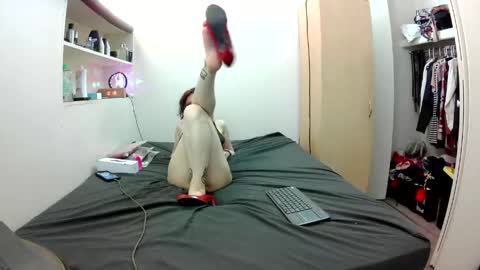 Snapshot of empress_lillth chatting on May 2026 01:17:02 PM Empress Lillth online show from May 2026 01:17:02 PM