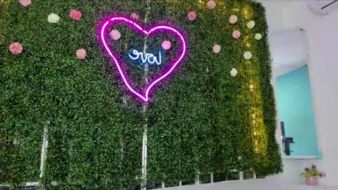 Emy online show from December 2024 10:49:01 AM