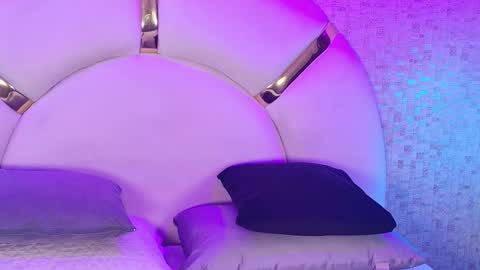 Emy  online show from January 2026 11:45:02 AM