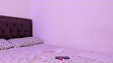 Emiliana online show from February 2025 04:46:01 AM