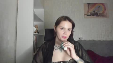 emydeliro online show from April 2026 05:24:02 PM