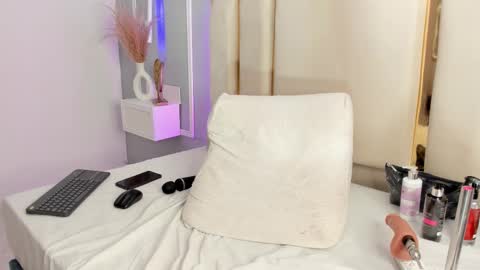 Emy online show from February 2026 02:02:02 PM