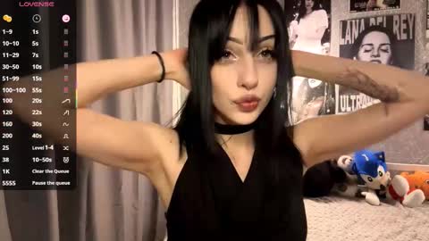 Amelia online show from November 2025 08:24:02 PM