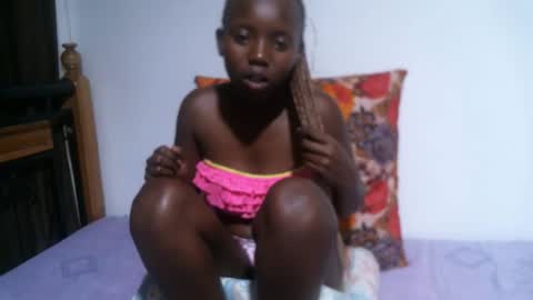 Snapshot of enchantedvee chatting on November 2025 03:54:01 PM Vee online show from November 2025 03:54:01 PM