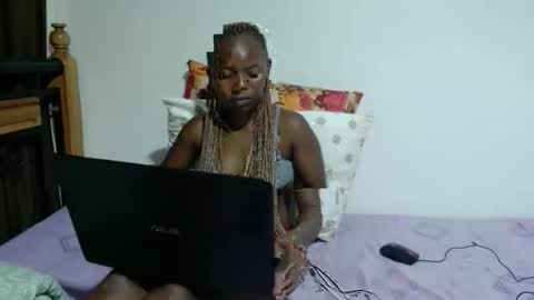 Snapshot of enchantedvee chatting on November 2025 07:57:02 PM Vee online show from November 2025 07:57:02 PM