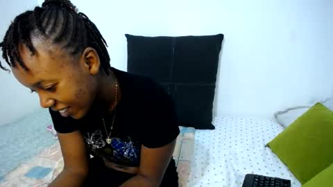 Snapshot of enchantedvee chatting on June 2026 07:16:01 PM Vee online show from June 2026 07:16:01 PM