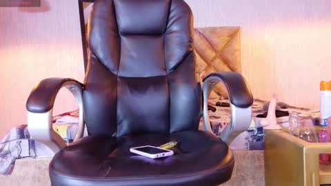 Snapshot of engel_devil chatting on December 2025 12:10:01 PM Engel online show from December 2025 12:10:01 PM