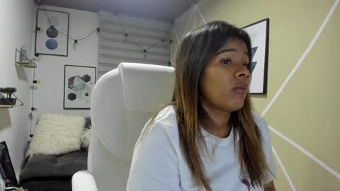 Enma clark online show from November 2025 04:00:01 AM