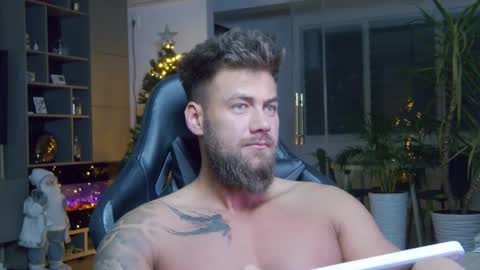 Erik online show from December 2024 10:45:01 PM