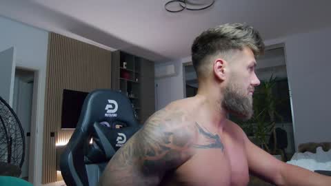 Erik online show from January 2025 10:37:01 PM