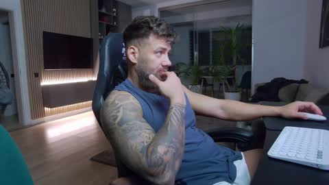 Erik online show from January 2025 07:25:01 PM