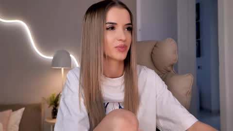 Snapshot of entya chatting on February 2026 09:14:01 AM entya online show from February 2026 09:14:01 AM