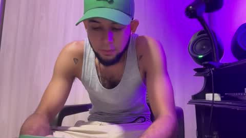 Snapshot of enyel_100 chatting on January 2026 07:43:02 AM enyel_100 online show from January 2026 07:43:02 AM