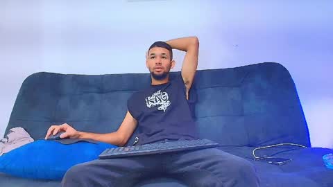 Snapshot of enyel_100 chatting on May 2026 02:05:01 AM enyel_100 online show from May 2026 02:05:01 AM