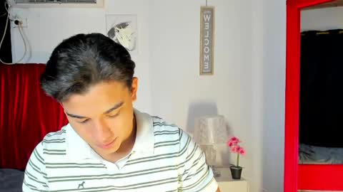 Snapshot of enzo_corleone chatting on June 2026 01:52:01 AM enzo_corleone online show from June 2026 01:52:01 AM