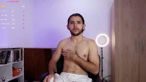 enzo_moretii online show from November 2025 06:49:01 AM