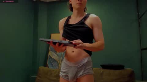 Snapshot of enzo_steel chatting on December 2025 10:15:02 PM enzo_steel online show from December 2025 10:15:02 PM