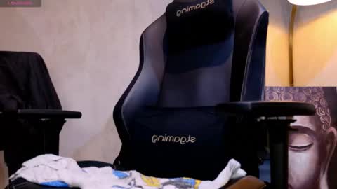 Snapshot of enzo_steel chatting on February 2026 08:23:02 PM enzo_steel online show from February 2026 08:23:02 PM