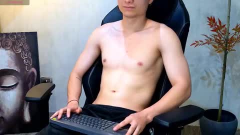 Snapshot of enzo_steel chatting on February 2026 02:40:02 AM enzo_steel online show from February 2026 02:40:02 AM