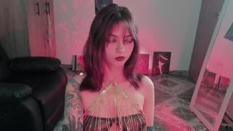 Snapshot of ephemeral_hot chatting on April 2026 01:43:01 AM Leyla online show from April 2026 01:43:01 AM