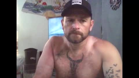 Snapshot of epictriggz chatting on April 2026 05:18:01 PM slutcouple online show from April 2026 05:18:01 PM