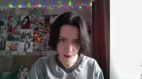 Snapshot of epifaniapaolino chatting on January 2026 09:13:01 AM Lucy NEXT STREAM January 5 HNY online show from January 2026 09:13:01 AM