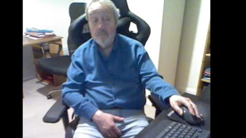 erasmus_d online show from January 2025 06:02:01 PM