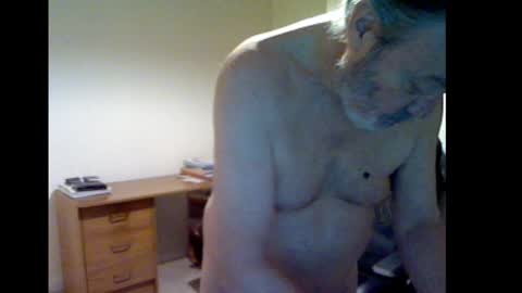 erasmus_d online show from February 2025 06:09:02 PM