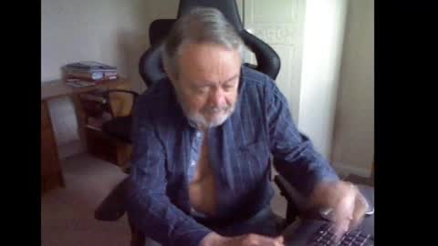 erasmus_d online show from October 2025 04:41:01 PM