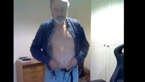 erasmus_d online show from February 2026 05:22:02 PM