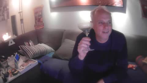 Snapshot of eric204 chatting on December 2024 06:50:01 PM Eric online show from December 2024 06:50:01 PM