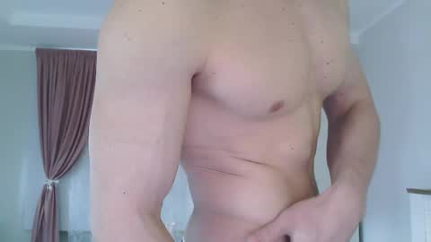 Snapshot of eric_crush chatting on May 2026 04:18:02 AM Eric Crush online show from May 2026 04:18:02 AM