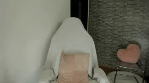 Snapshot of erica_xoo chatting on May 2026 05:36:02 AM Riaaa online show from May 2026 05:36:02 AM