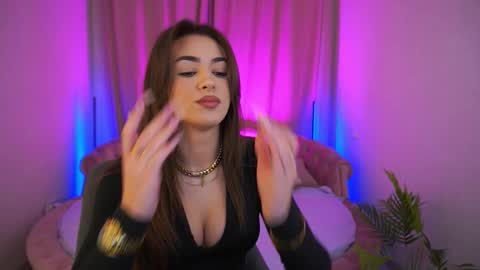 Erica online show from November 2025 07:53:01 AM