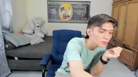 Snapshot of erick_de_rossee chatting on October 2025 07:58:02 PM erick_de_rossee online show from October 2025 07:58:02 PM