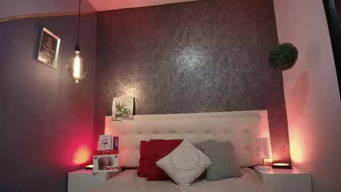   online show from March 2025 03:35:01 AM