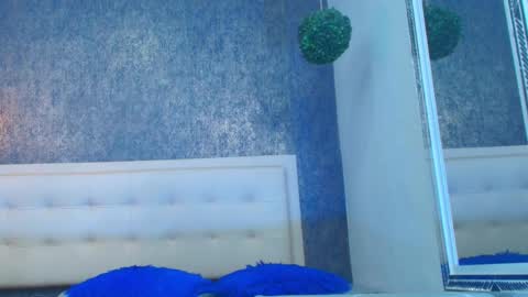   online show from October 2025 04:02:02 AM