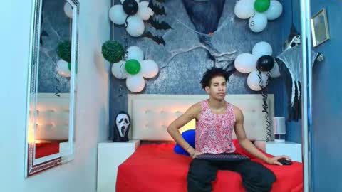   online show from October 2025 03:45:02 AM