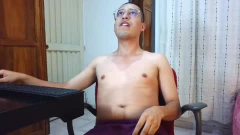 Snapshot of eriick___e chatting on May 2026 01:33:02 AM Eriick online show from May 2026 01:33:02 AM
