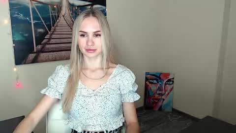 Erika online show from October 2025 11:51:02 AM