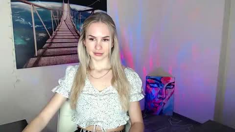 Erika online show from October 2025 11:43:01 AM