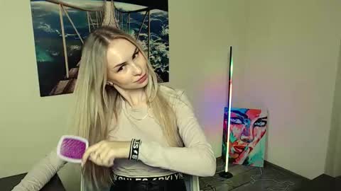 Erika online show from November 2025 01:10:02 PM