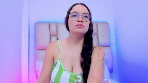 Snapshot of erikastar_ chatting on May 2026 12:54:02 PM Erika online show from May 2026 12:54:02 PM